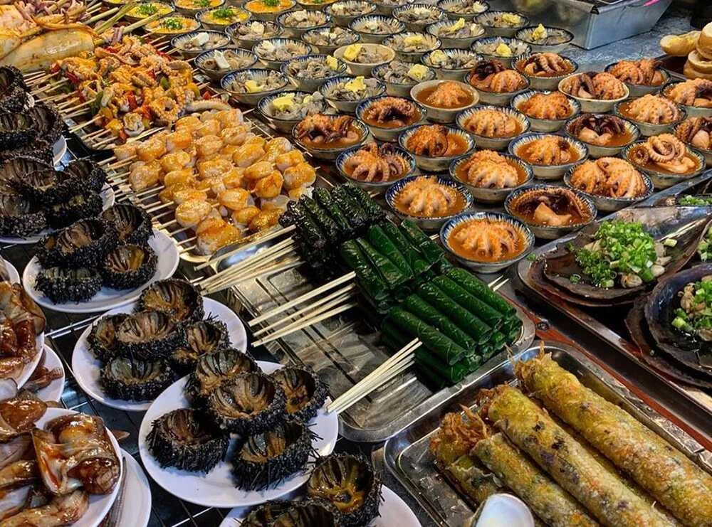 Ăn hải sản chợ đêm